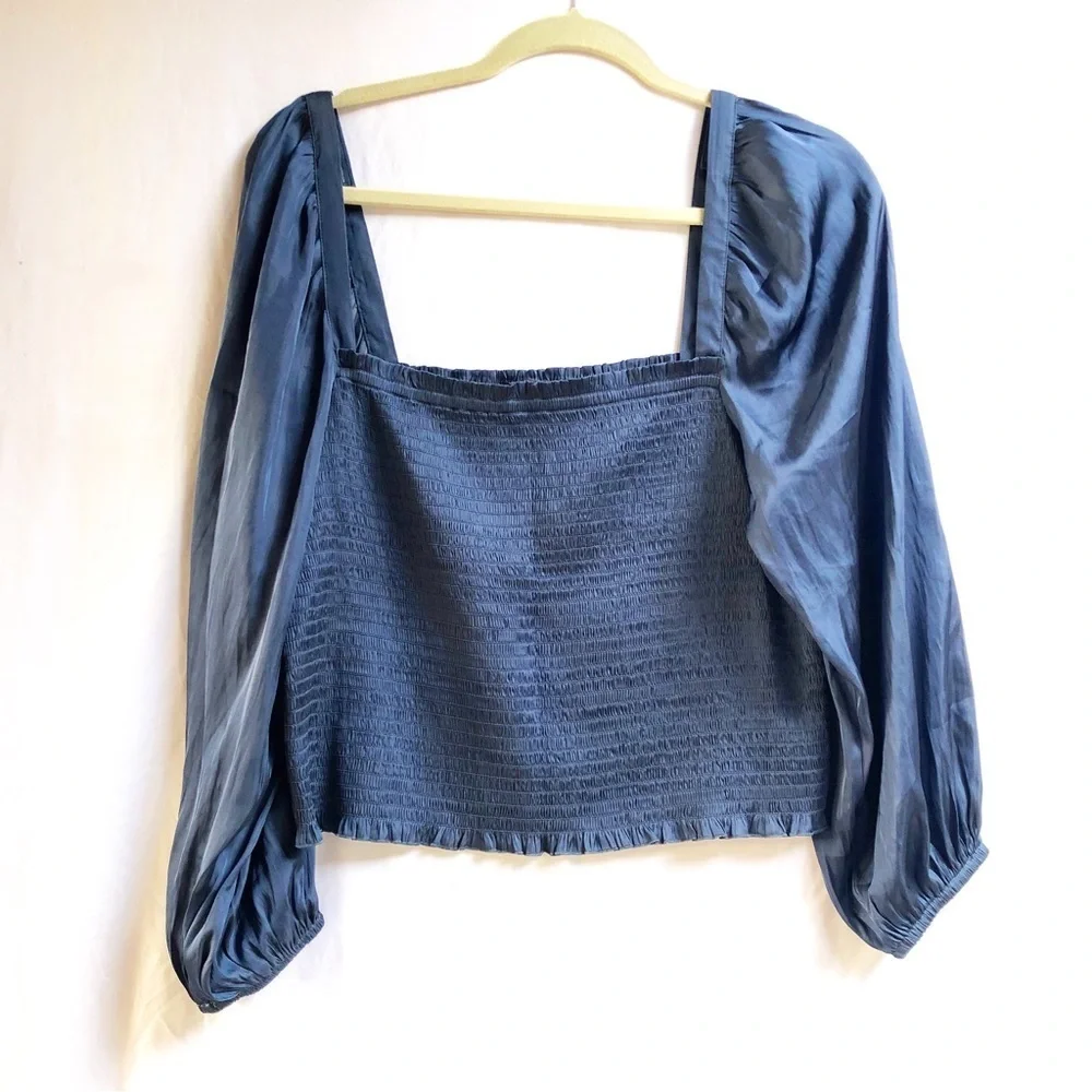 J.CREW | SQUARENECK SMOCKED FEATHERWEIGHT SATIN CROP TOP IN ROYAL PEACOCK LARGE - Picture 3 of 9